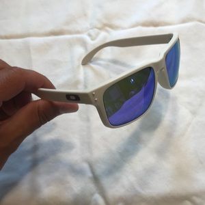 Oakley Holbrook sunglasses. Basically brand new!